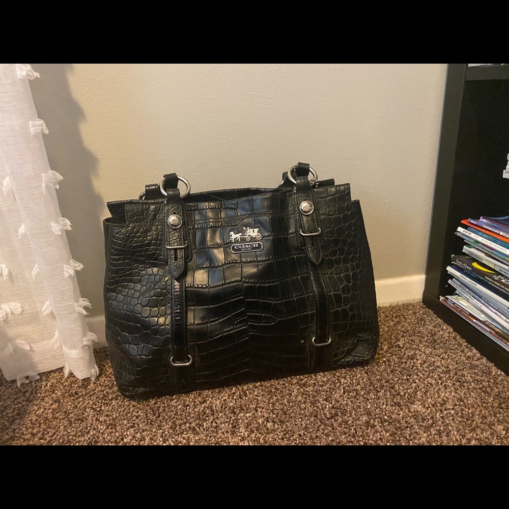 Coach Mia croc embossed tote. Used 2X perfect !